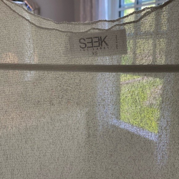 LF SHEER TOP - Picture 3 of 3